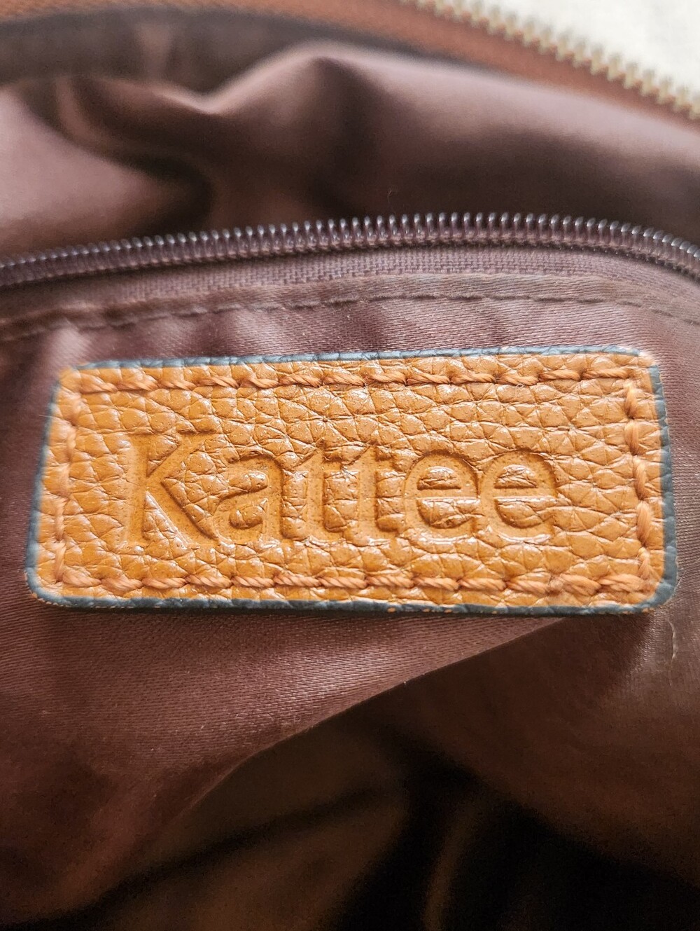 Kattee Classic Tan Leather Tote Bag with Gold Hardware - Picture 9 of 12